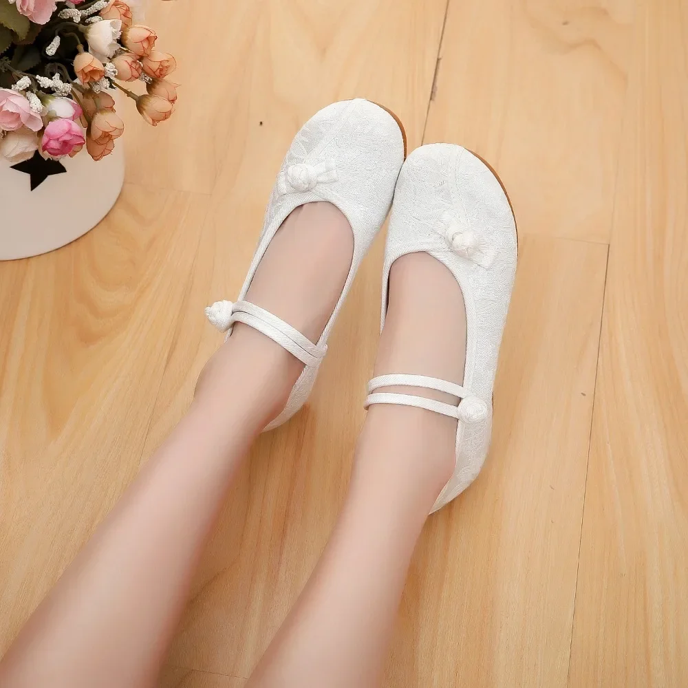 Women's Ethnic Style Floral Embroidered Canvas Shoes (Low Heel) 2 Women's Ethnic Style Floral Embroidered Canvas Shoes (Low Heel) - Image 2